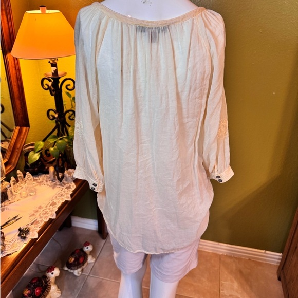Nine West Cream 3/4 Sleeve Buttoned Blouse - Picture 6 of 13